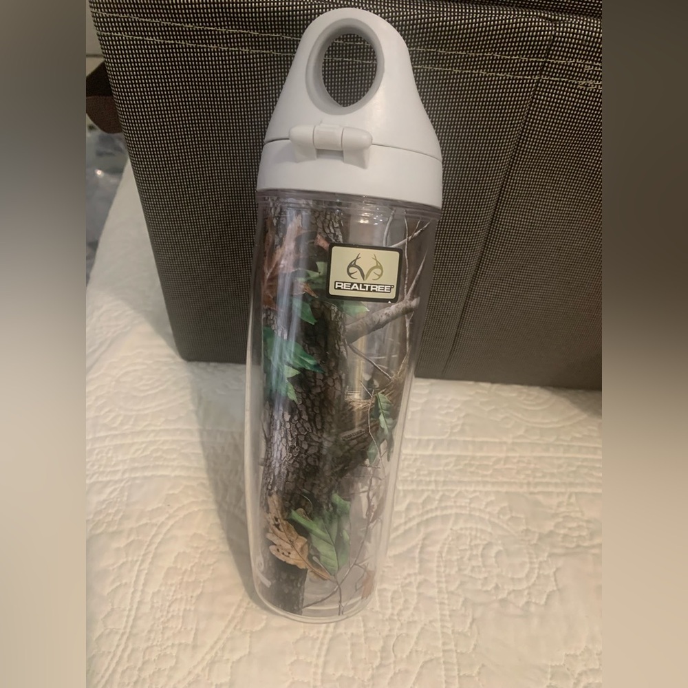 NWOT 24oz Realtree Tervis Water bottle Camo Wrap Made In The USA w/ Flip top